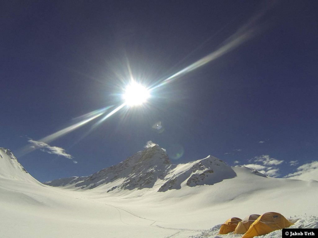 Camp 2 (6900m) ved Shishapangma (8027m), Tibet. Foto: Jakob Urth.