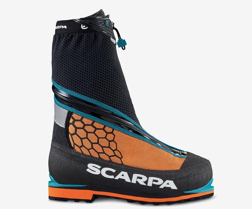Lynlåsen snor sig rundt om støvlen, hvilket minimerer pres og slid på lynlåsen og giver en stor åbning, der gør støvlen let at komme ind i og ud af. Foto: Scarpa.