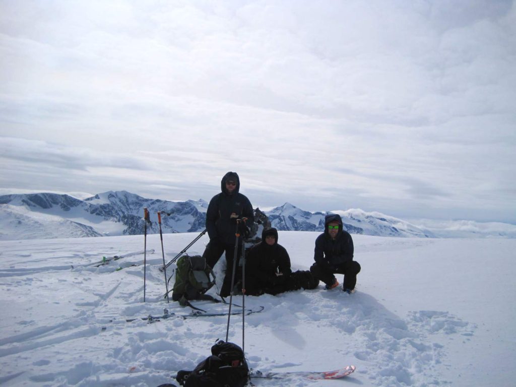 Frokost på toppen af Besshøe. Foto: Rasmus B. Munk.