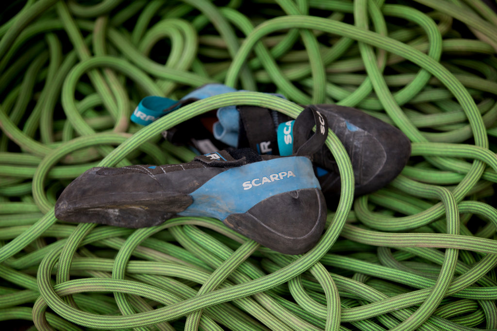 Vibram XS Grip2-ydersålen giver suveræn friktion på både klippe og plastik. Foto: Jesper Edvardsen - CONTINEO.