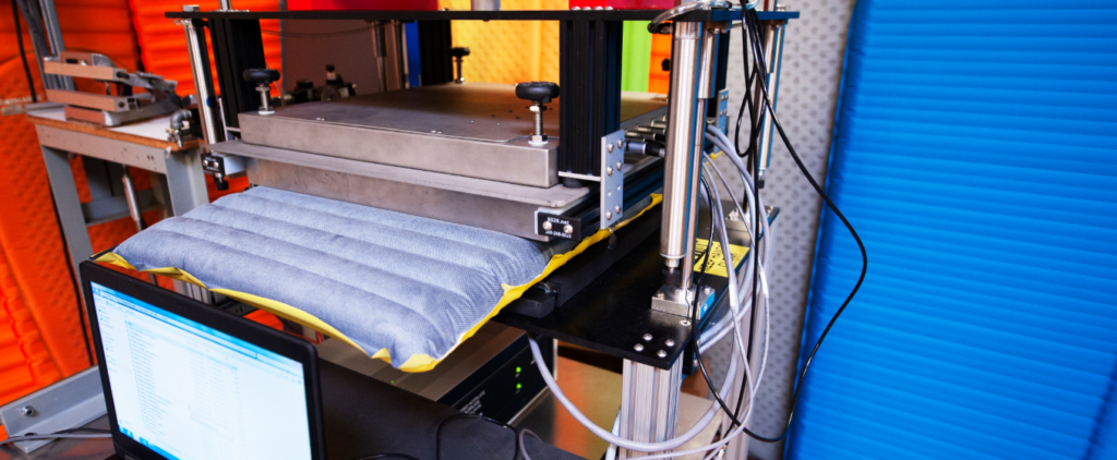 Liggeunderlag testet efter ASTM-metoden. Kilde: Therm-A-Rest